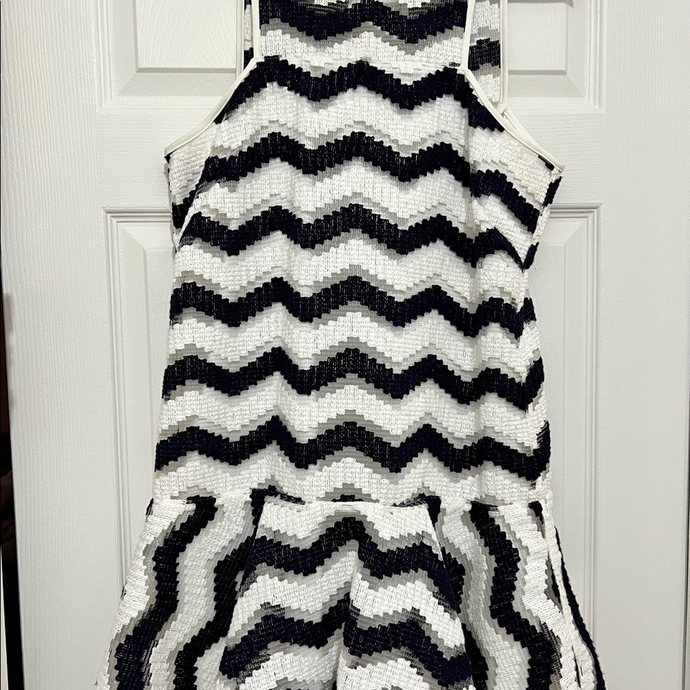 MILLY navy and white Jillian Chevron Illusion Jacquard dress size 6